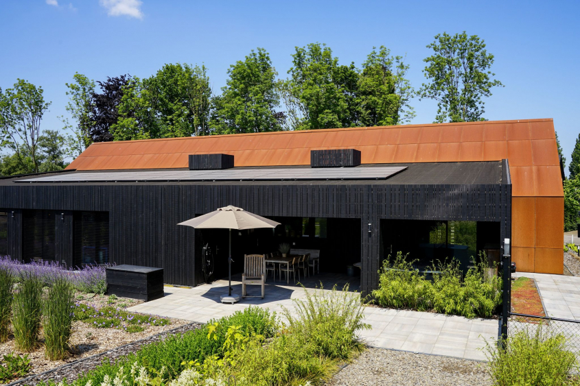 Adress: Veghel in the Netherlands.  Architect: Karina Benraad  Photograph: Het Communicatieloket.